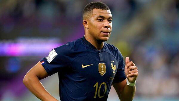 Mbappé finally confirmed as Real Madrid player on five-year deal with €125m bonus