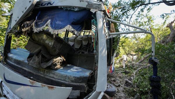 At least nine dead after suspected militants fire at Hindu pilgrims in Kashmir