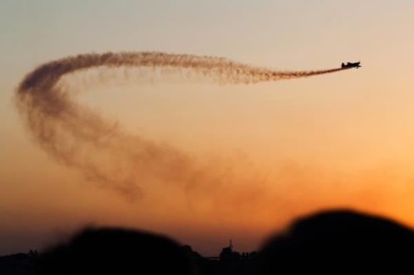 airplane in flight
