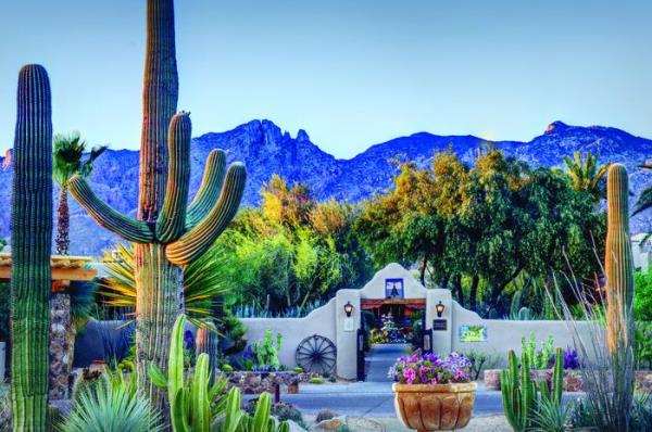 The historic Hacienda Del Sol Guest Ranch Resort is in the foothills of the Santa Catalina mountain range. It was o<em></em>nce a finishing school for girls and later a getaway for Hollywood elite.