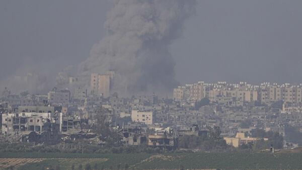 Israel strikes near Gaza’s largest hospital, accusing Hamas of using it as a base