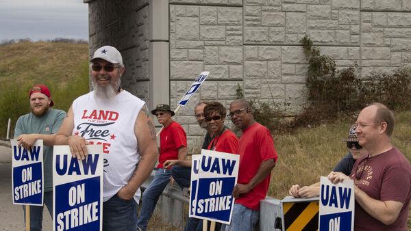 General Motors reaches deal with unio<em></em>n that could end strike