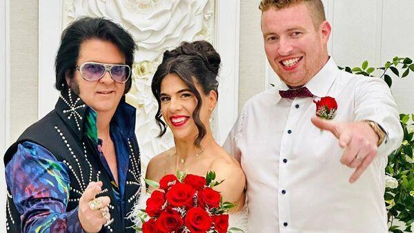 Wedding of the Week: Kerry couple elope to Las Vegas to say 'I do' 