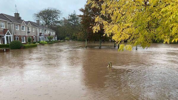 Peak tide passes in Midleton without further floods; Orange warning for Wicklow, Dublin