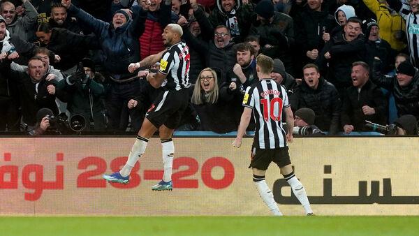 Magpies make light of injuries to hammer 10-man Chelsea