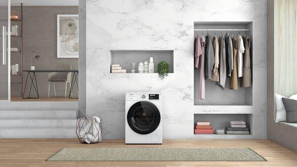 Whirlpool's 9kg W8W946WR.