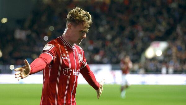 Bristol City's Tommy Co<em></em>nway celebrates after scoring from the penalty spot.