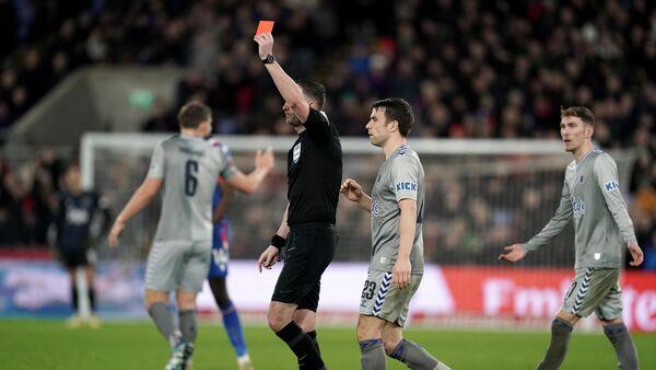 Everton to appeal against co<em></em>ntroversial red card shown to Dominic Calvert-Lewin